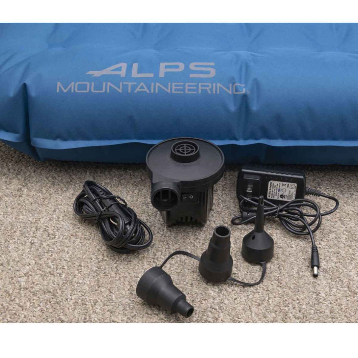 ALPS Mountaineering Queen Vertex Air Bed - Blue Queen ALPS Mountaineering Queen Vertex Air Bed - Blue Queen