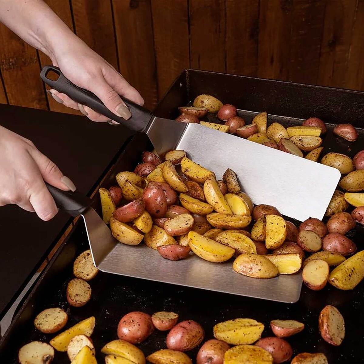 Blackstone Griddle Essentials Tool Kit - 5 Piece - Silver Blackstone Griddle Essentials Tool Kit - 5 Piece - Silver