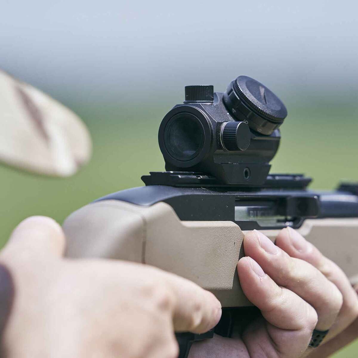 Bushnell Trophy TRS-25 1x Red Dot - 3 MOA Dot - Black Bushnell Trophy TRS-25 1x Red Dot - 3 MOA Dot - Black