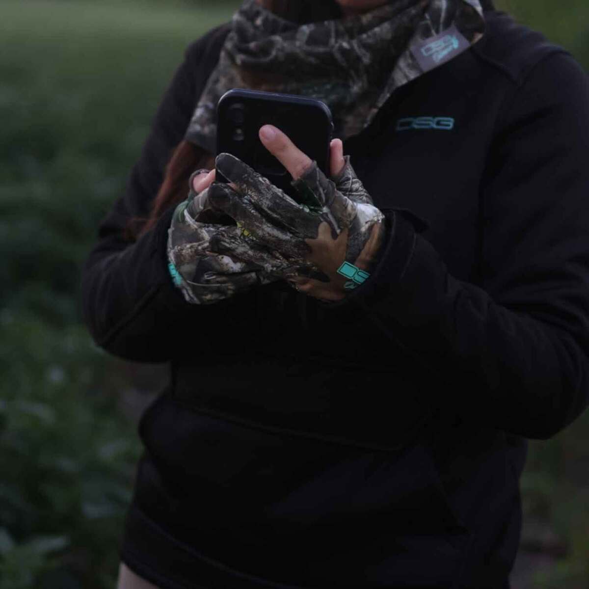 DSG Outerwear Women's Realtree Edge Featherweight Hunting Gloves DSG Outerwear Women's Realtree Edge Featherweight Hunting Gloves
