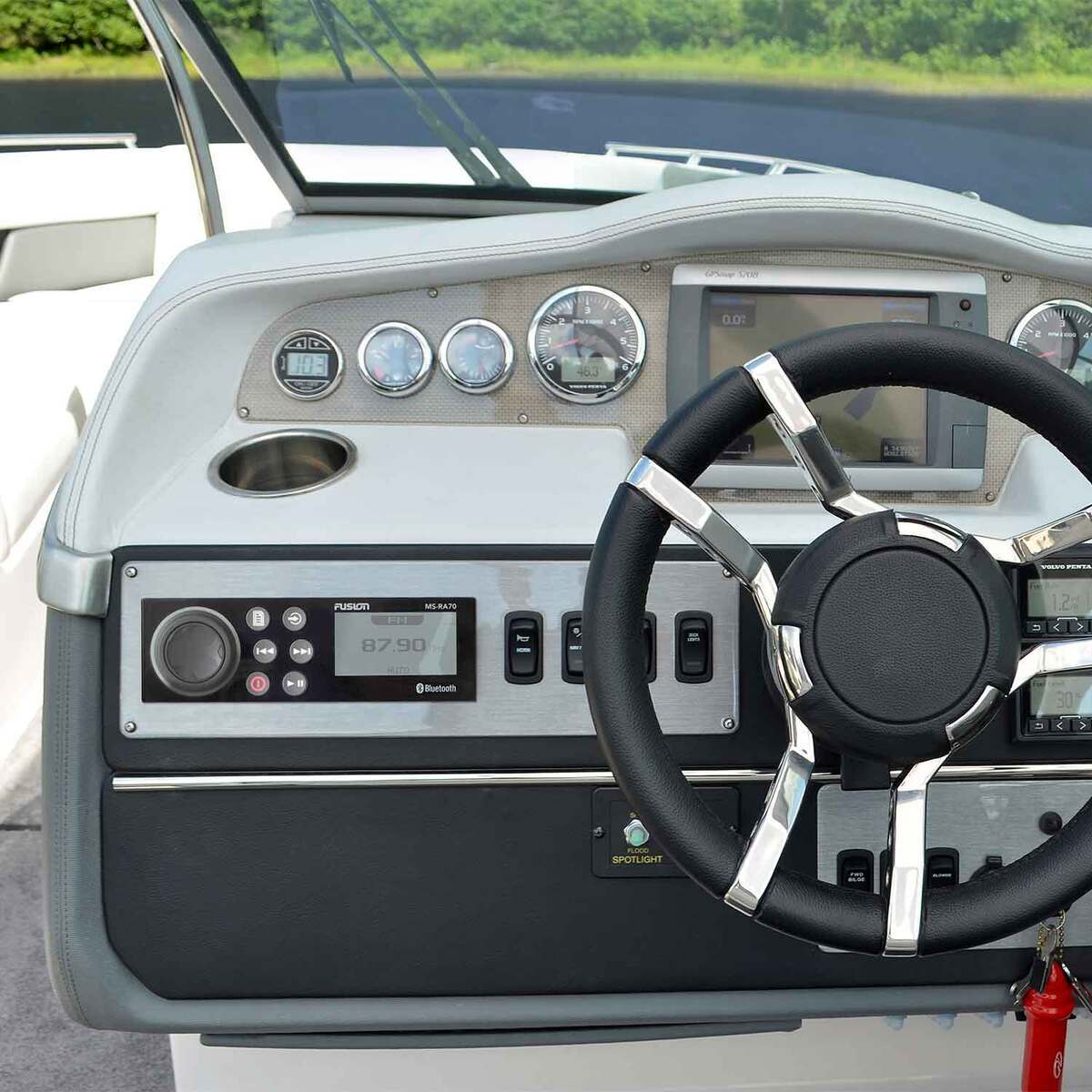 Garmin Fusion RA70 Marine Stereo Marine Radio Garmin Fusion RA70 Marine Stereo Marine Radio