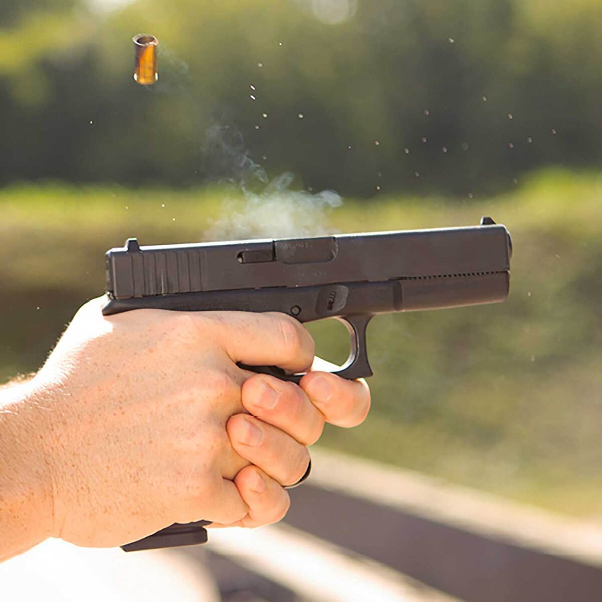Glock G17 Gen 1 9mm Luger 4.49in Black Pistol - 17+1 Rounds - Black Glock G17 Gen 1 9mm Luger 4.49in Black Pistol - 17+1 Rounds - Black