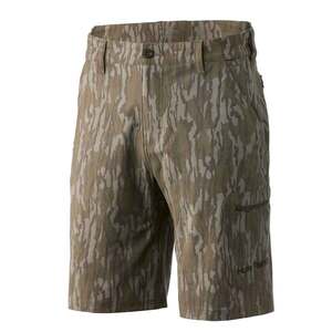 Huk Men's Mossy Oak Bottomland Next Level 10.5in Fishing Shorts - L