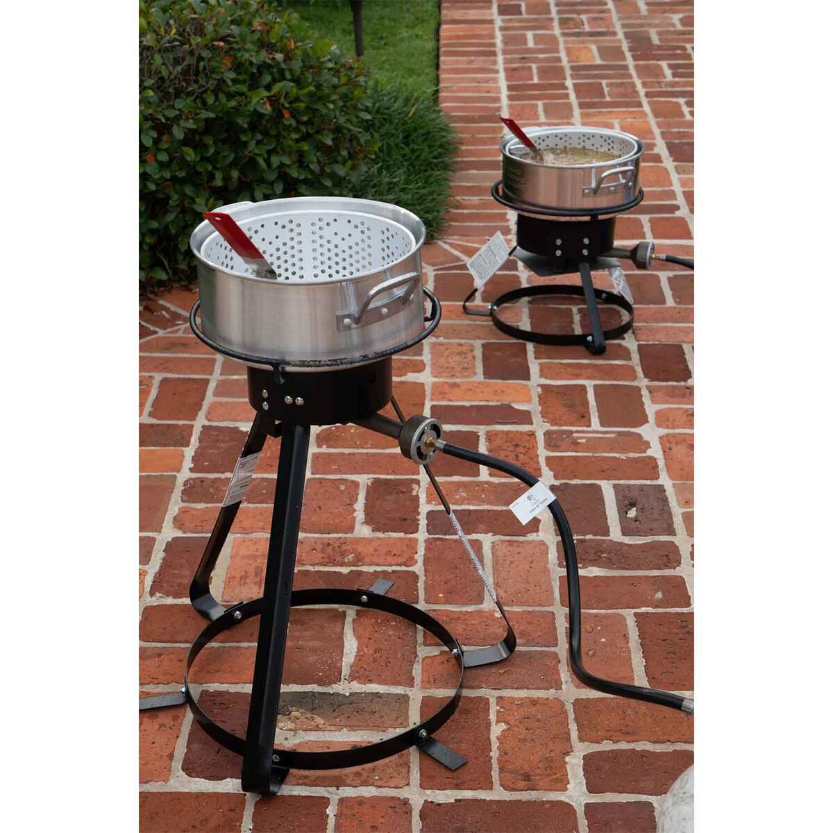King Kooker 24 inch Cooker with 10 Quart Aluminum Fry Pan and Punched Aluminum Basket - Silver King Kooker 24 inch Cooker with 10 Quart Aluminum Fry Pan and Punched Aluminum Basket - Silver