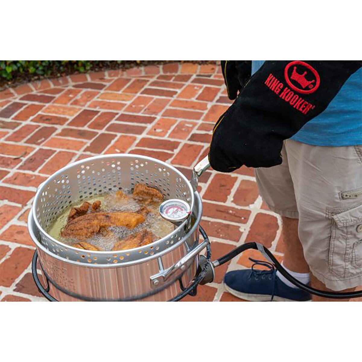 King Kooker Heavy Duty 20in Outdoor Cooker with Stainless Steel Pot - Gray King Kooker Heavy Duty 20in Outdoor Cooker with Stainless Steel Pot - Gray