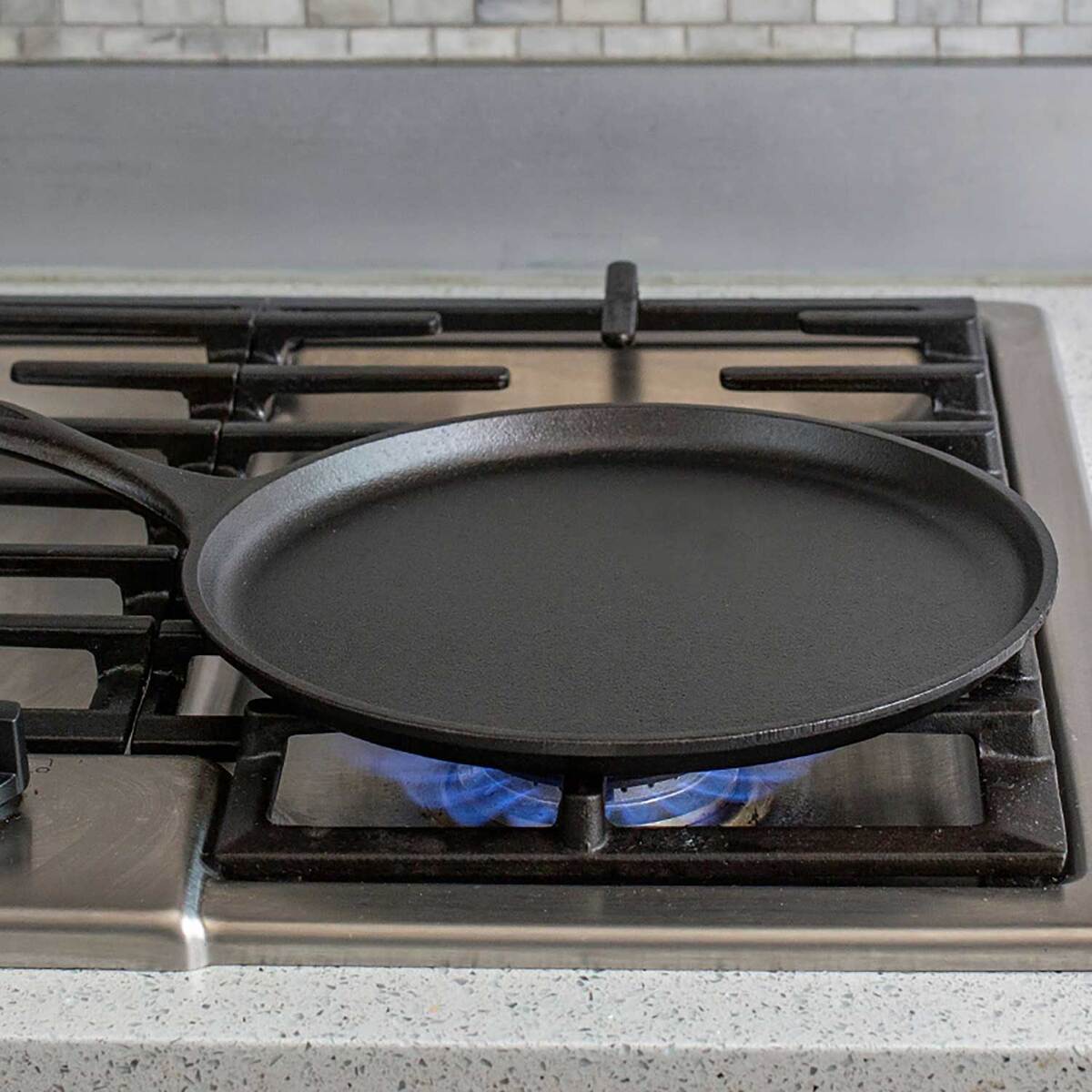 Lodge 10.5 Inch Cast Iron Griddle - Black Lodge 10.5 Inch Cast Iron Griddle - Black