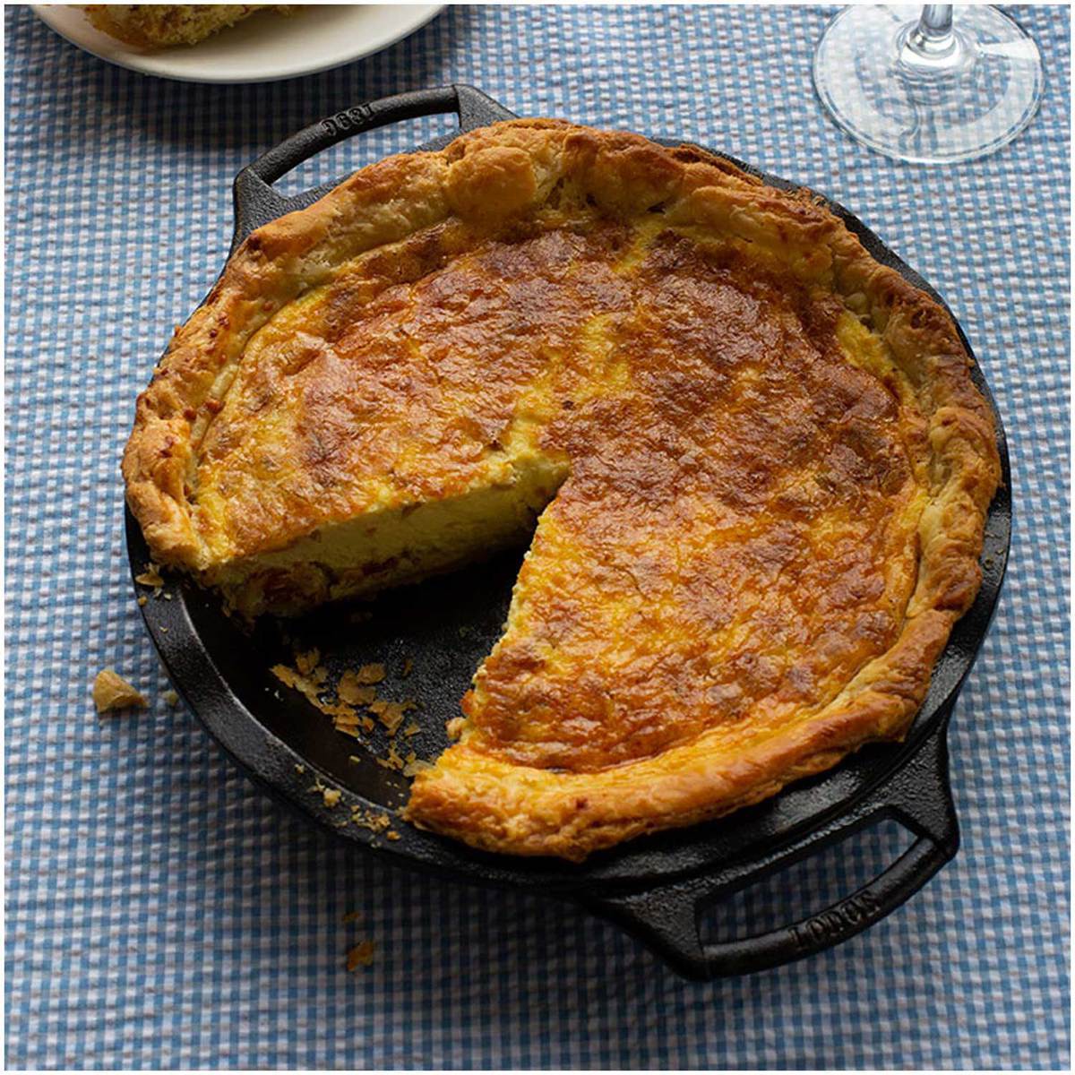 Lodge 9in Bakeware Pie Pan - Black Lodge 9in Bakeware Pie Pan - Black