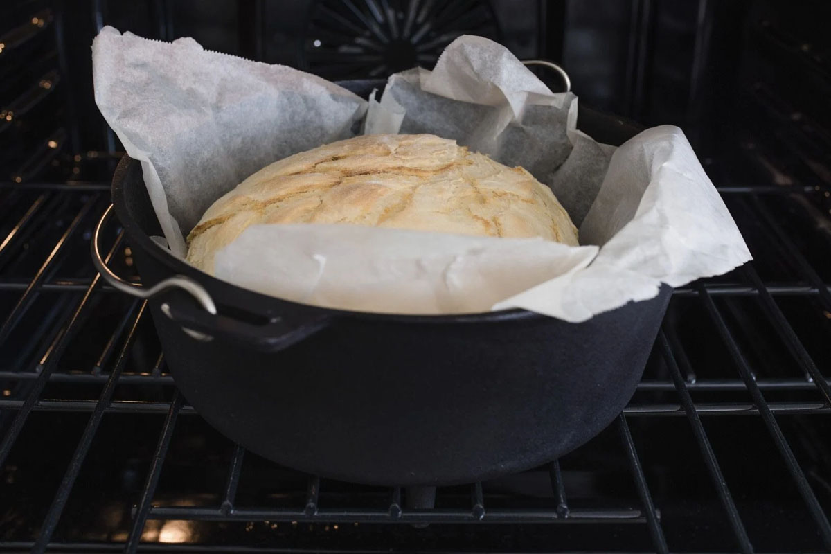 Lodge Cast Iron Dutch Oven