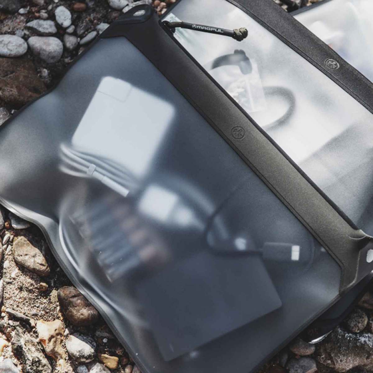 Magpul DAKA Medium Window Pouch - Black - Black Magpul DAKA Medium Window Pouch - Black - Black