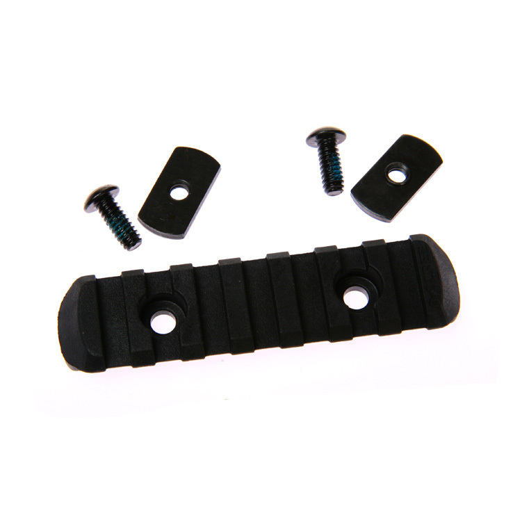 Magpul MOE Picatinny Rail 7 Slot Black - Black Magpul MOE Picatinny Rail 7 Slot Black - Black