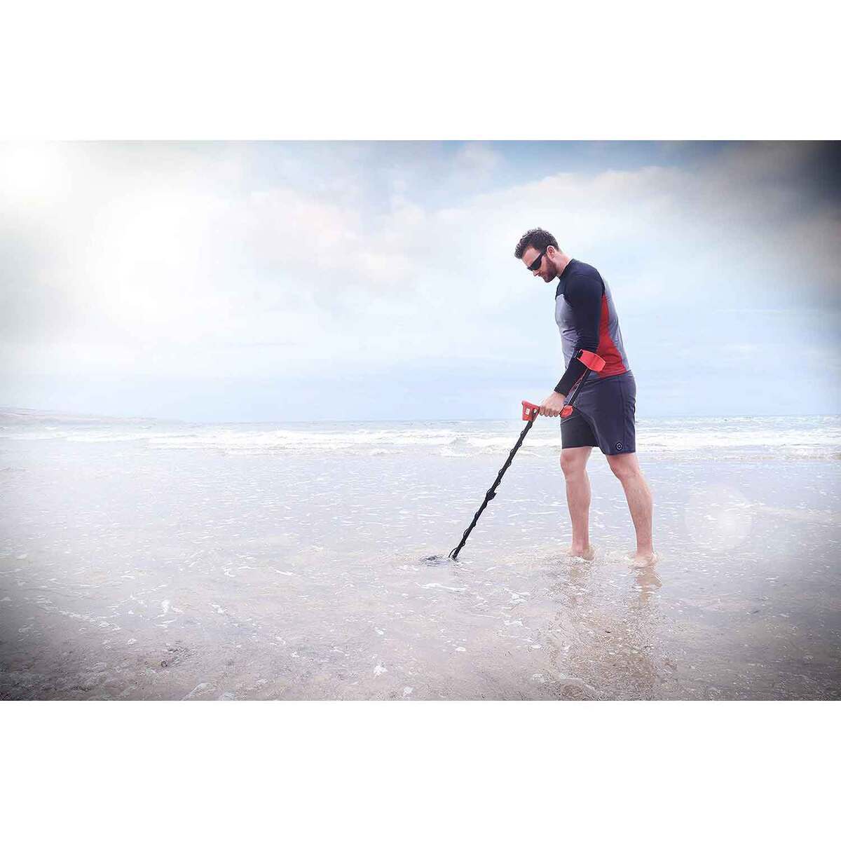 Minelab VANQUISH 540 Metal Detector - Red/Black Minelab VANQUISH 540 Metal Detector - Red/Black