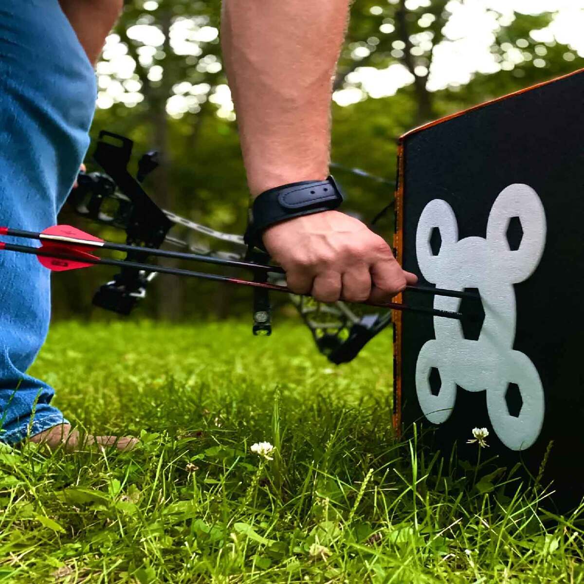 Morrell Yellow Jacket 350 Dual Threat Archery Target - Yellow/Black Morrell Yellow Jacket 350 Dual Threat Archery Target - Yellow/Black