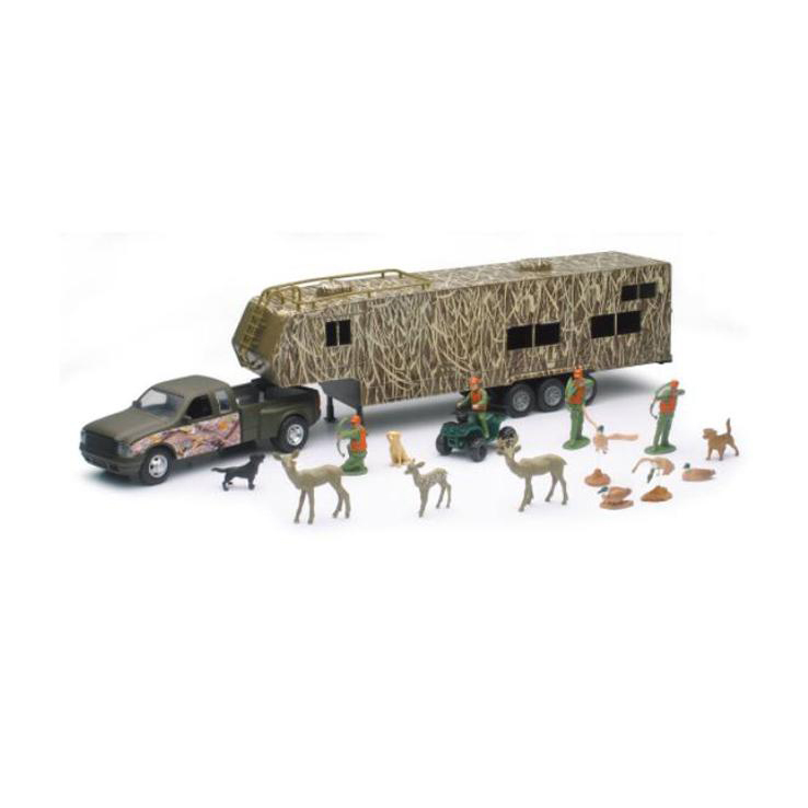 New Ray Toys Fifth Wheel W/ Camo Camper & Deer Set New Ray Toys Fifth Wheel W/ Camo Camper & Deer Set