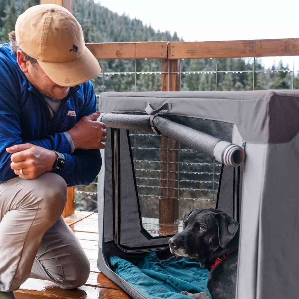 Orvis Tough Trail Polyester Folding Travel Crate - Medium Orvis Tough Trail Polyester Folding Travel Crate - Medium