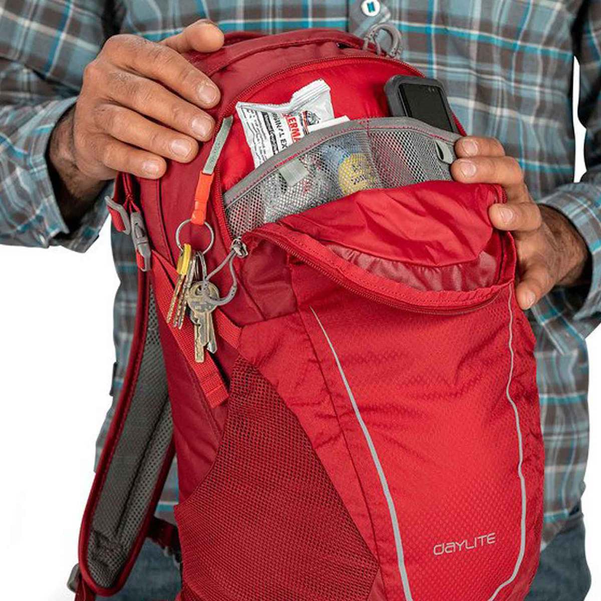 Osprey Daylite 13 Liter Day Pack - Real Red - Real Red Osprey Daylite 13 Liter Day Pack - Real Red - Real Red
