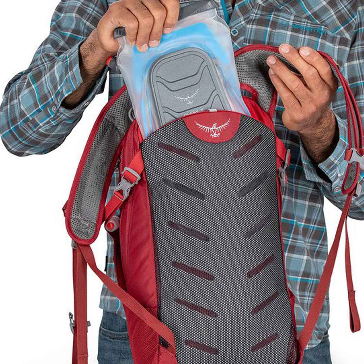 Osprey Daylite 13 Liter Day Pack - Real Red - Real Red Osprey Daylite 13 Liter Day Pack - Real Red - Real Red