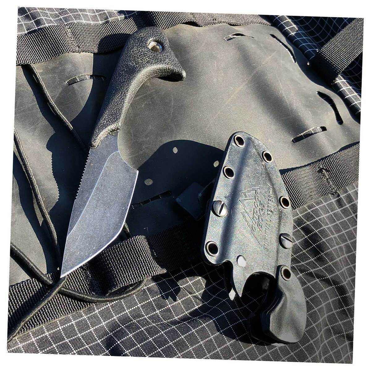 Outdoor Edge LeDuck 2.5 inch Fixed Blade - Black - Black Outdoor Edge LeDuck 2.5 inch Fixed Blade - Black - Black