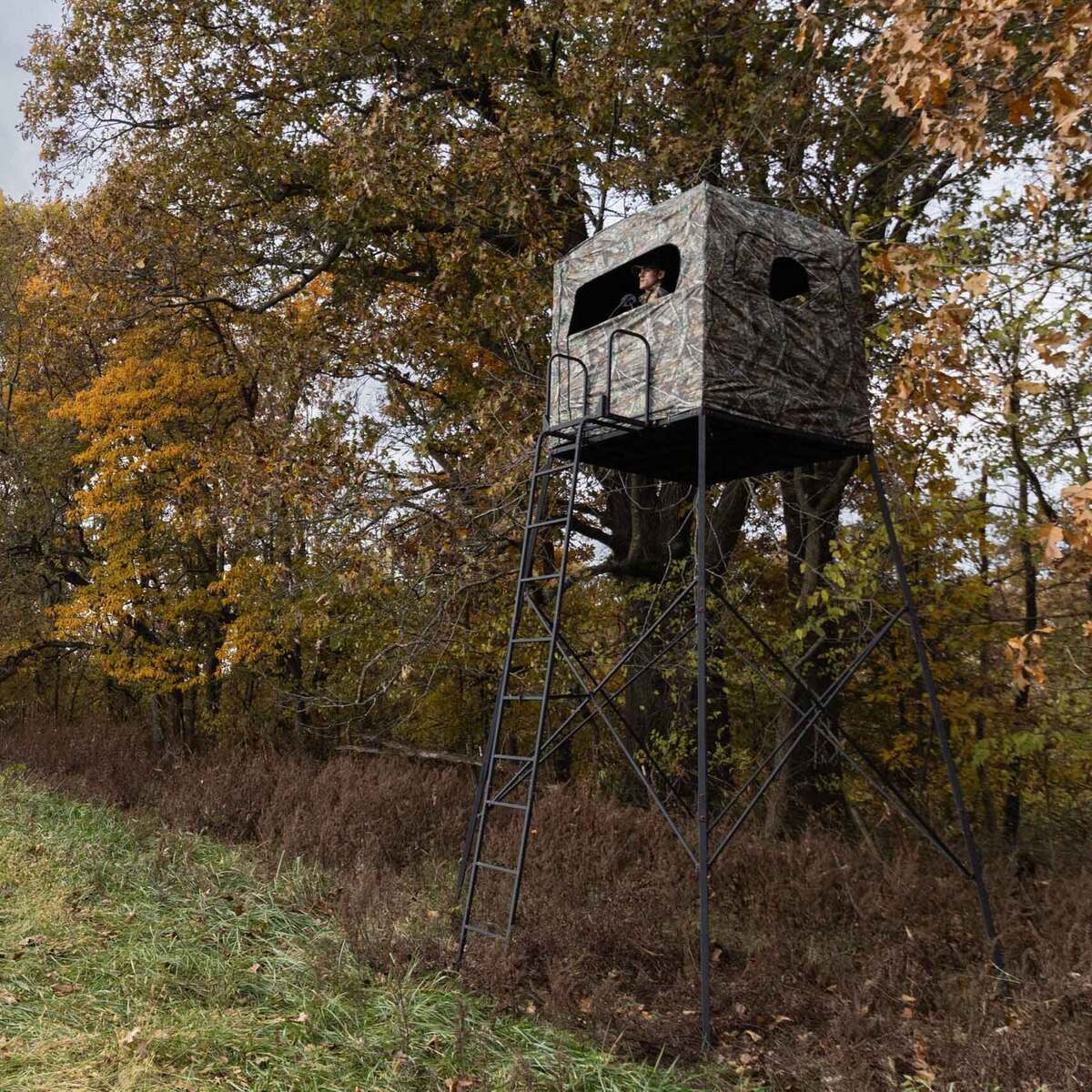Primal Garrison DLX Quad Pod Treestand - Realtree Edge 12ft x 5ft x 5ft Primal Garrison DLX Quad Pod Treestand - Realtree Edge 12ft x 5ft x 5ft