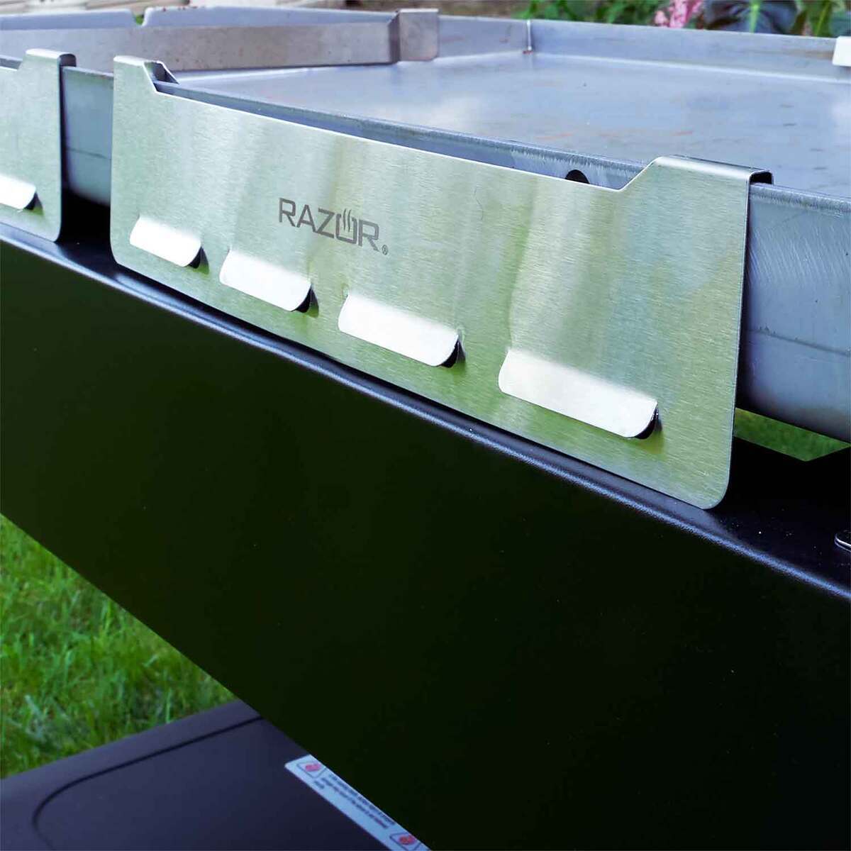 Razor 14.7in Wind Guard - 4 pack - Silver Razor 14.7in Wind Guard - 4 pack - Silver