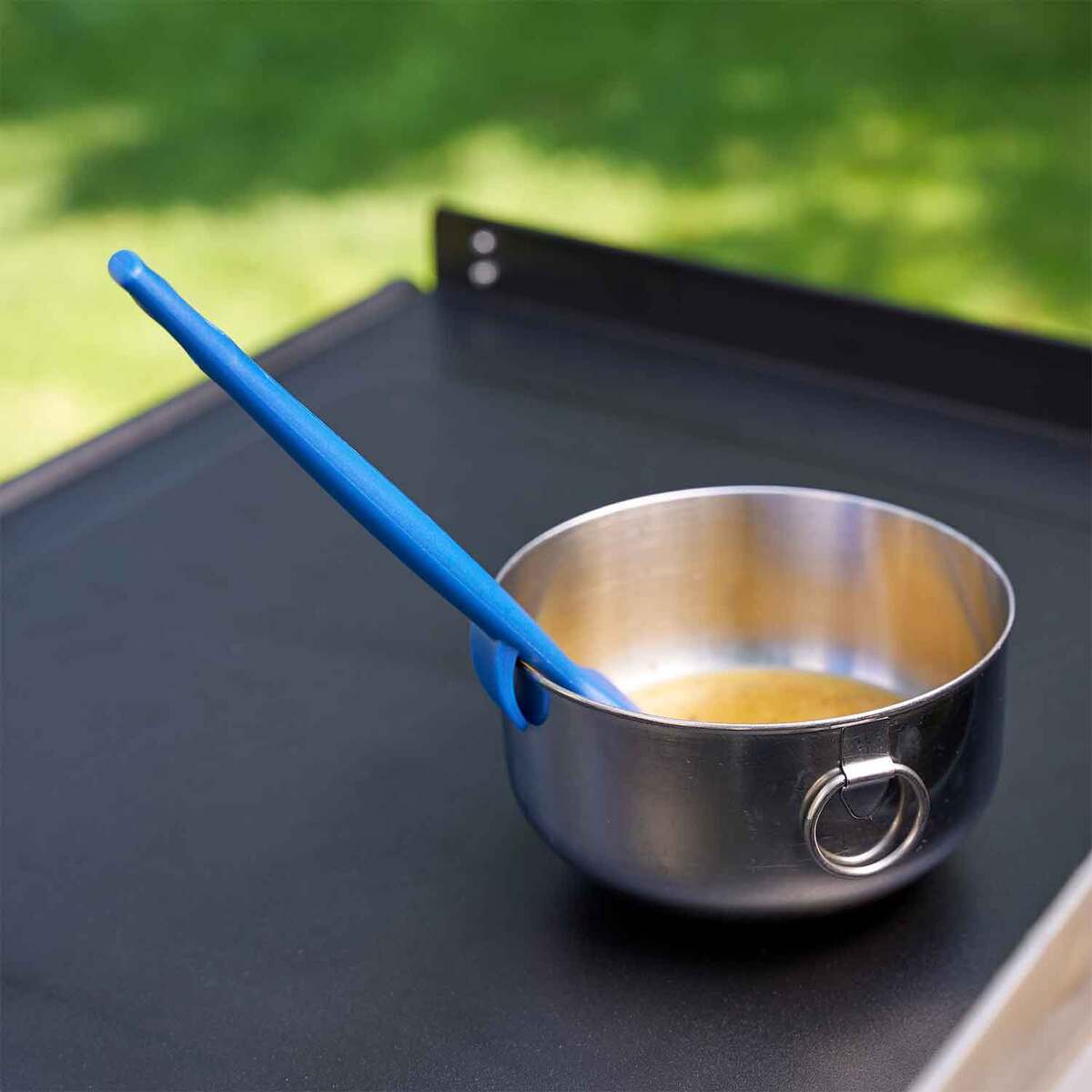 Razor Extra Wide Basting Brush - Blue Razor Extra Wide Basting Brush - Blue