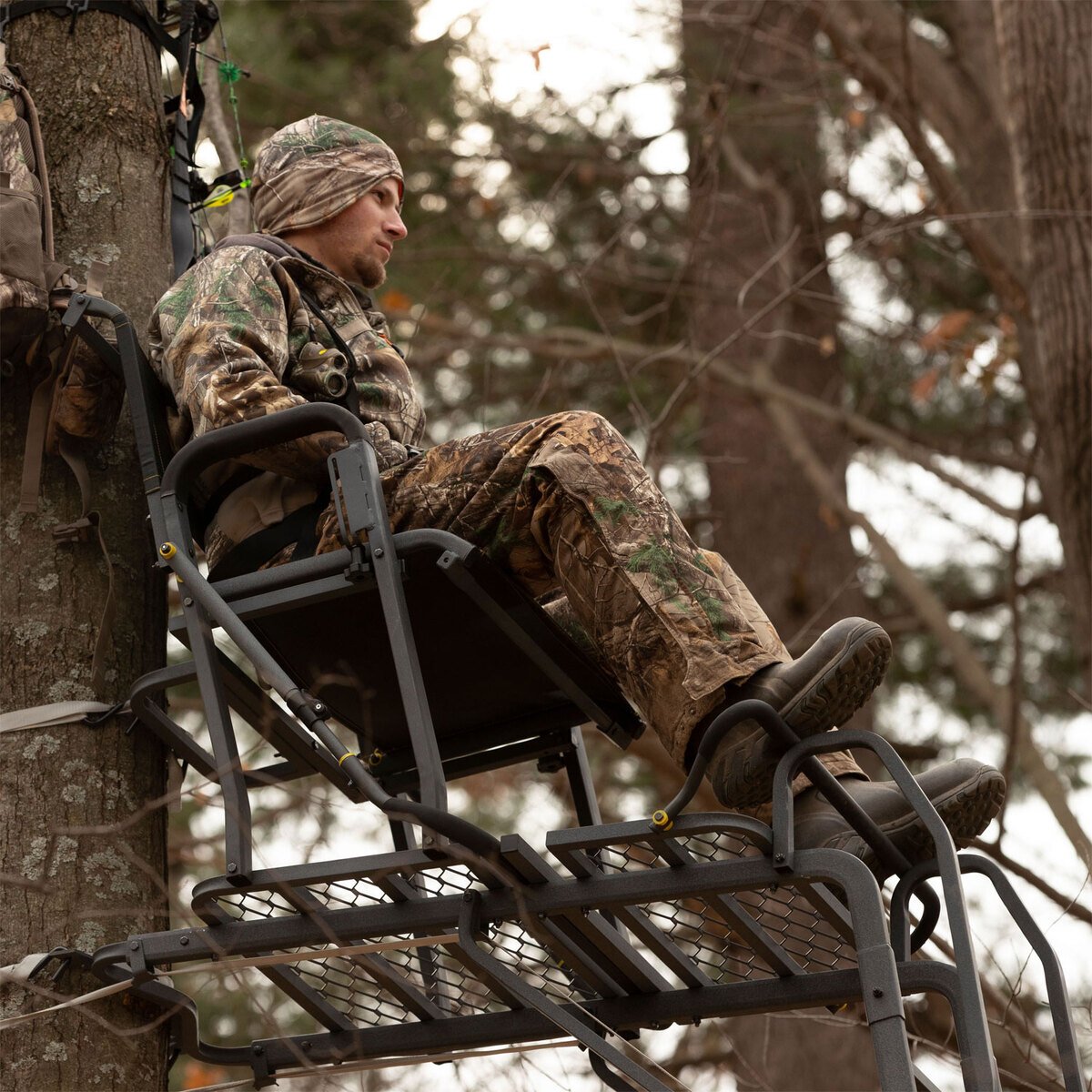 Rivers Edge 21ft Lockdown Ladder Treestand - Black/Yellow - Black/Yellow Rivers Edge 21ft Lockdown Ladder Treestand - Black/Yellow - Black/Yellow