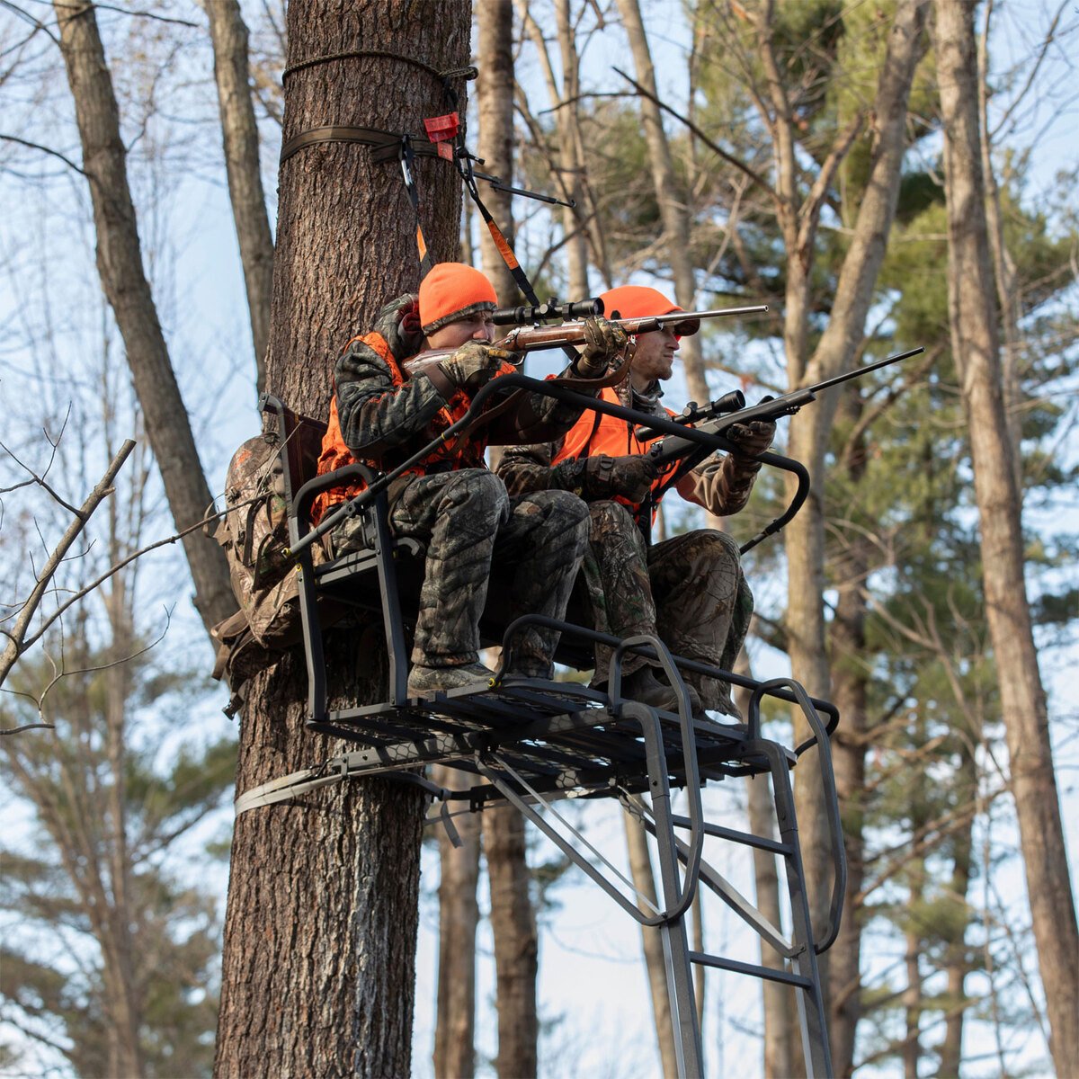 Rivers Edge Lockdown 2-Man Hang On Treestand - Black Rivers Edge Lockdown 2-Man Hang On Treestand - Black