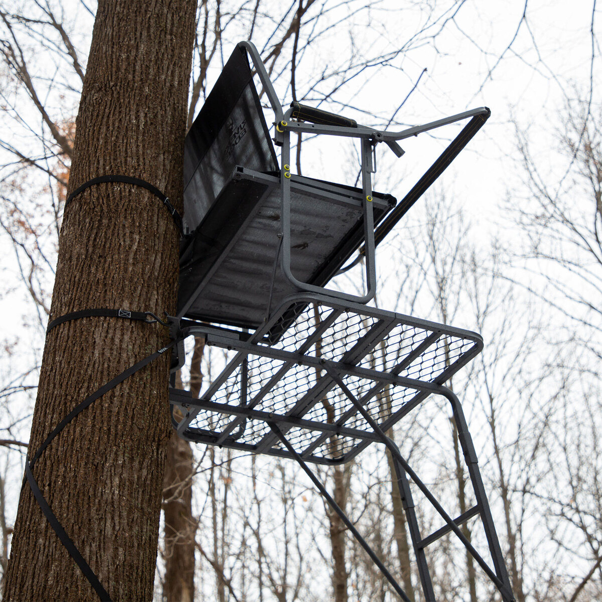 Rivers Edge Twoplex 2-Man Ladder Treestand | Sportsman's Warehouse