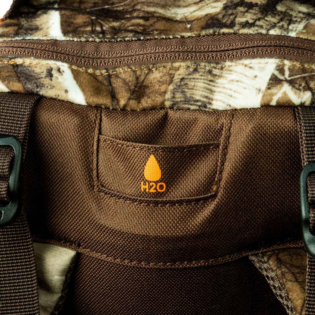 Rustic Ridge Bow and Rifle 36 Liter Hunting Day Pack - Realtree Edge ...