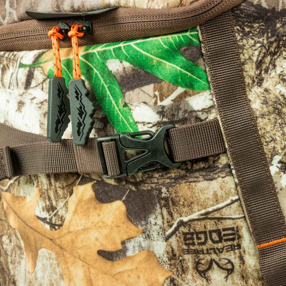 Rustic Ridge Bow and Rifle 36 Liter Hunting Day Pack - Realtree Edge ...