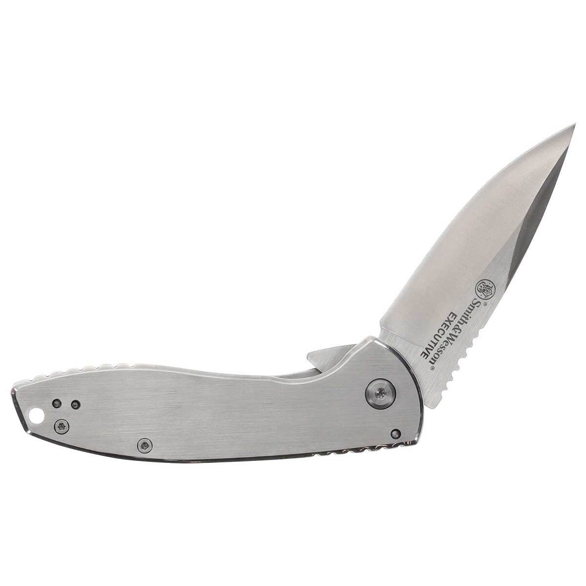 Smith & Wesson Executive 2.8 inch Folding Knife with Flask - Silver Smith & Wesson Executive 2.8 inch Folding Knife with Flask - Silver