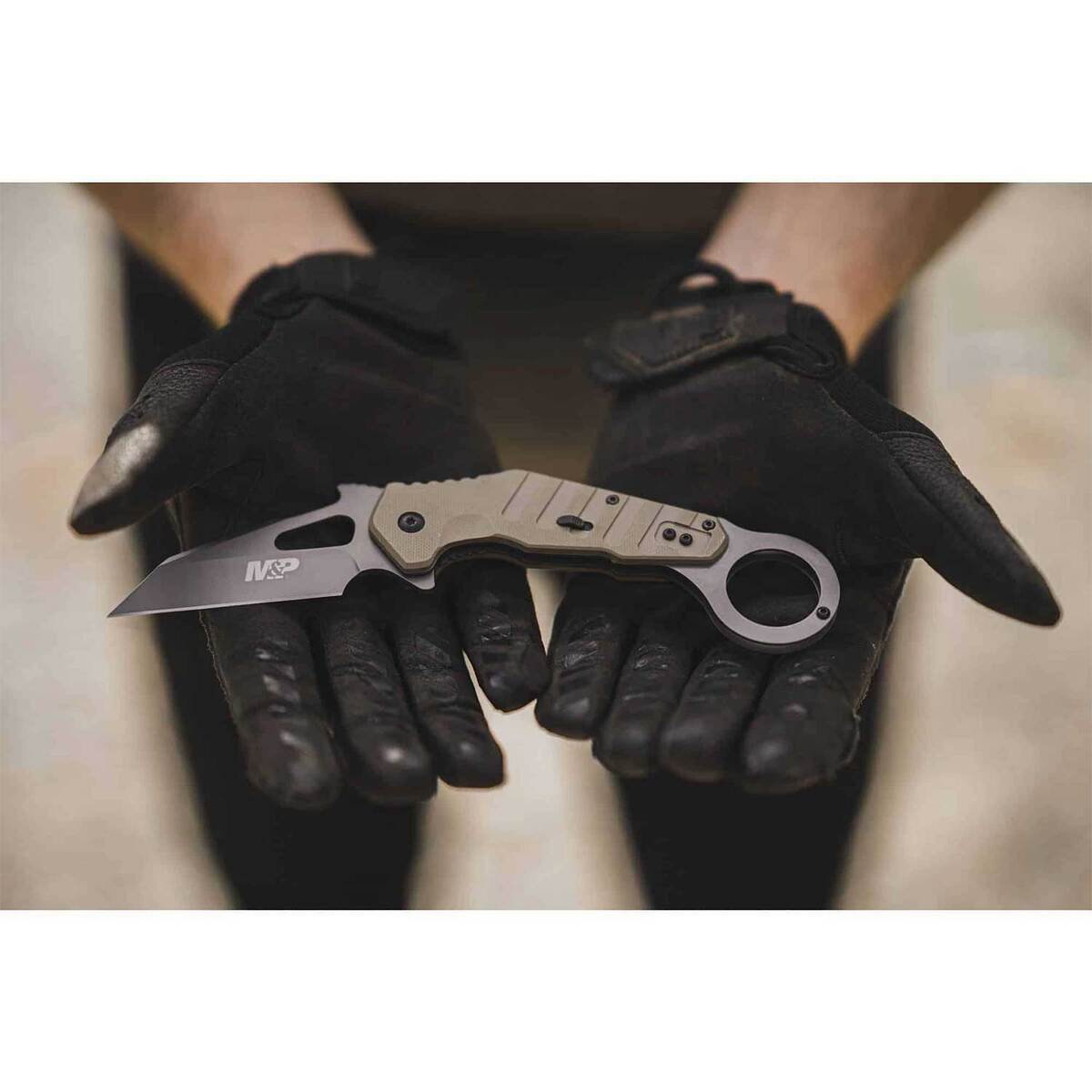 Smith & Wesson M&P Extreme Ops 3 inch Folding Knife - Tan Smith & Wesson M&P Extreme Ops 3 inch Folding Knife - Tan