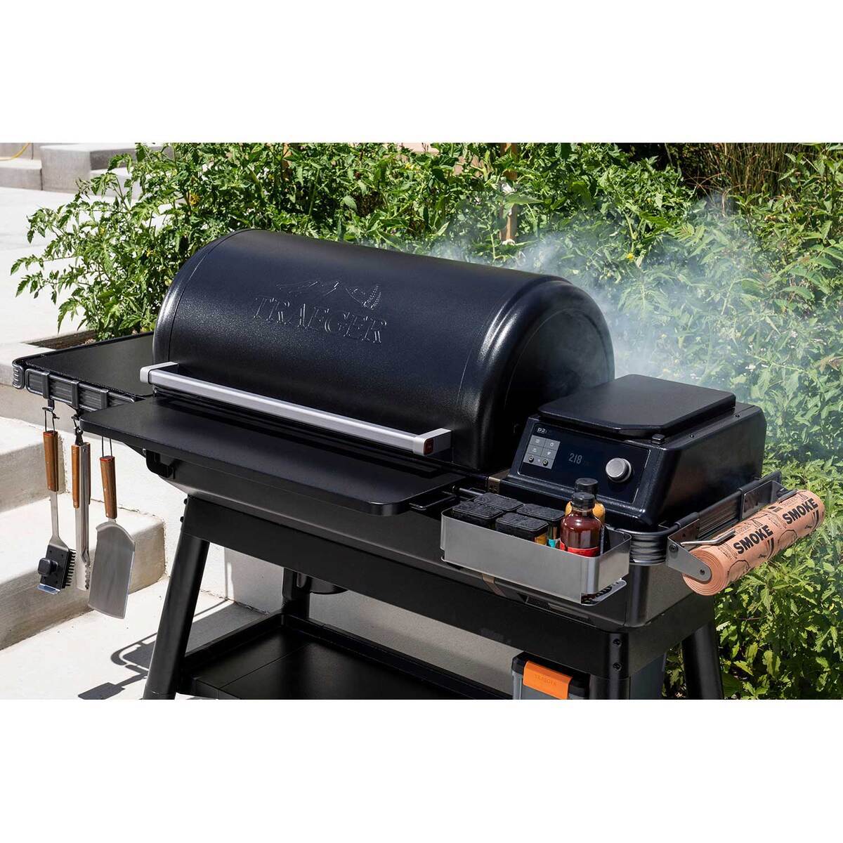 Traeger Ironwood XL Pellet Grill - Black - Black Traeger Ironwood XL Pellet Grill - Black - Black