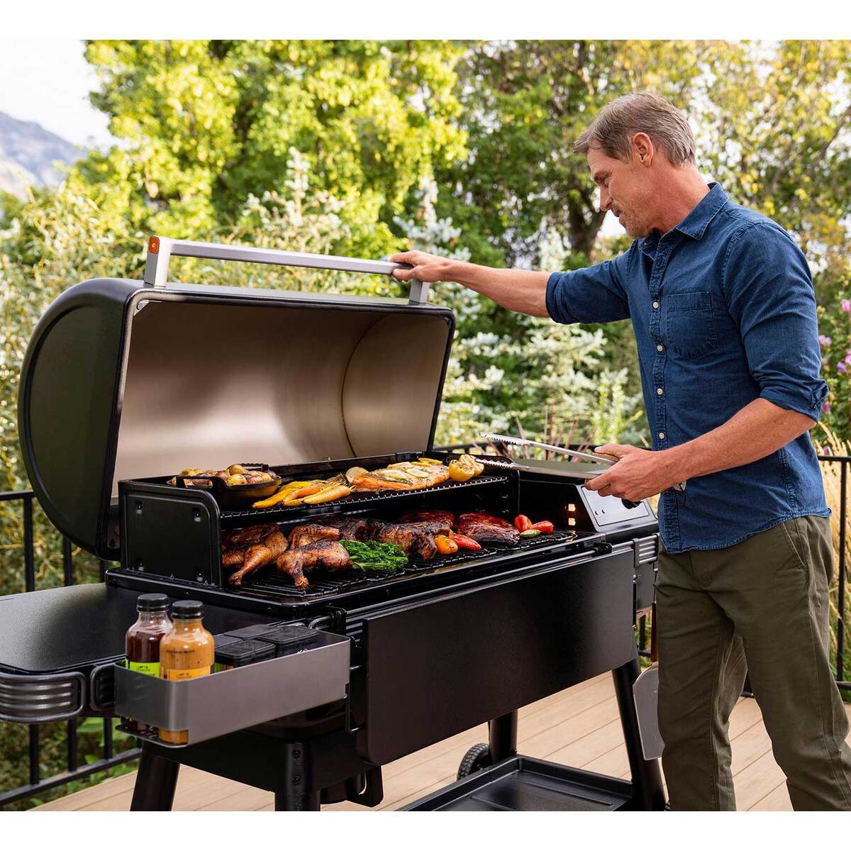 Traeger Ironwood XL Pellet Grill - Black - Black Traeger Ironwood XL Pellet Grill - Black - Black