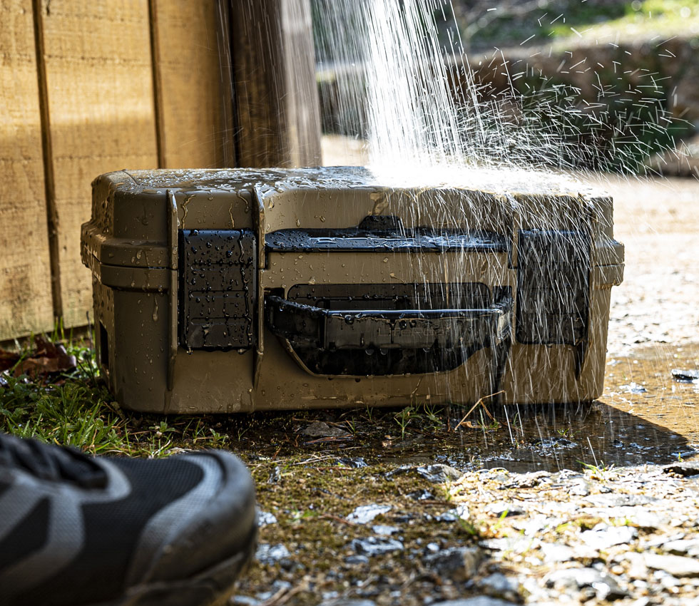 Waterproof gun safe to prevent damage