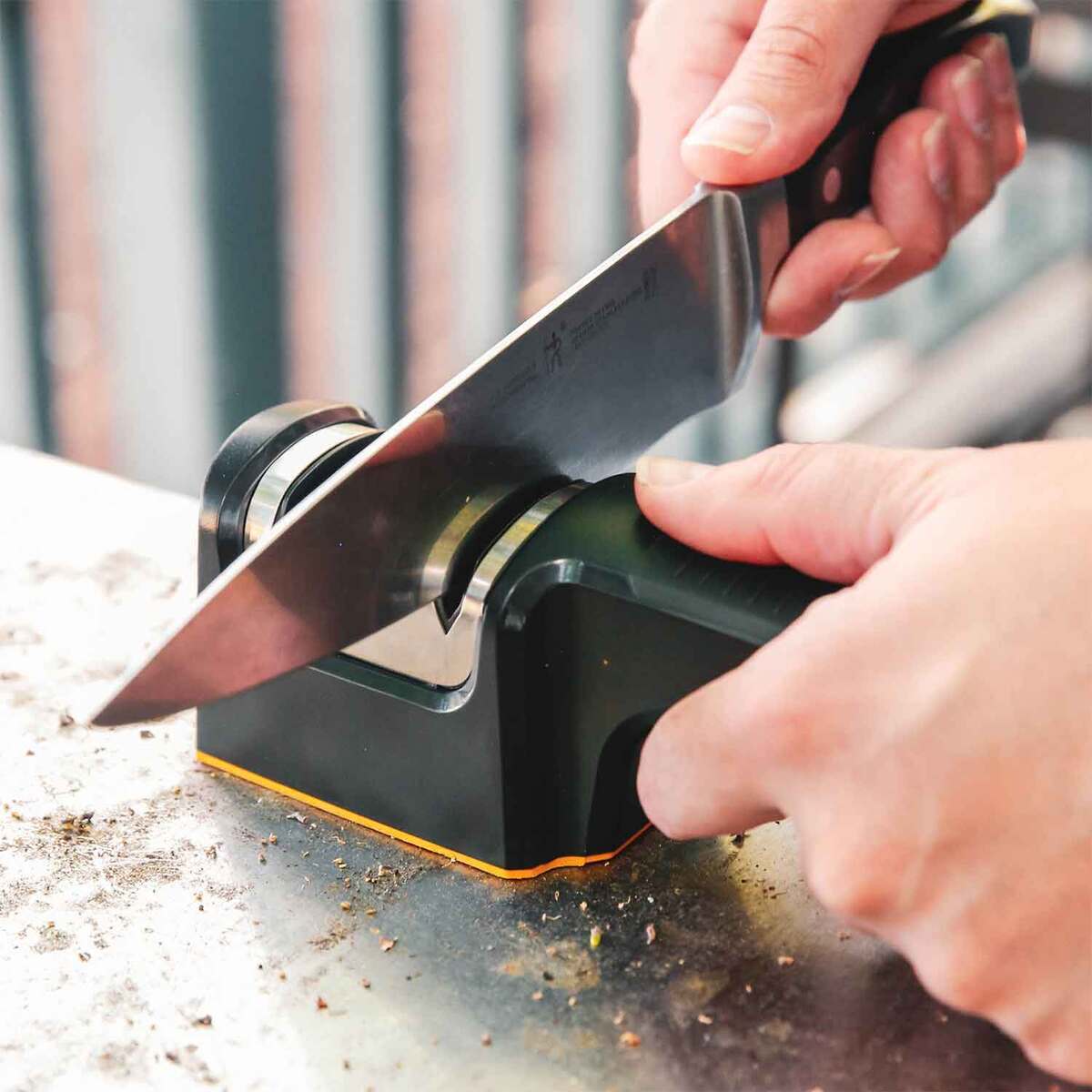 WORK SHARP PULL THROUGH SHARPENER - Black WORK SHARP PULL THROUGH SHARPENER - Black