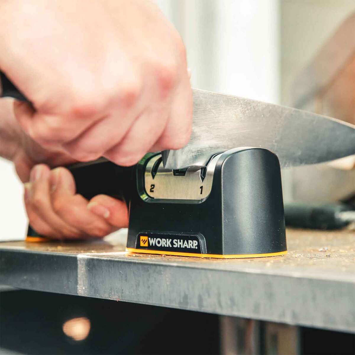 WORK SHARP PULL THROUGH SHARPENER - Black WORK SHARP PULL THROUGH SHARPENER - Black