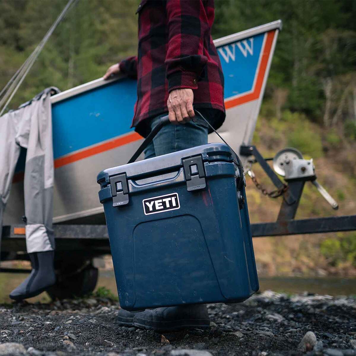 YETI Roadie 24 Cooler Navy Sportsman s Warehouse yeti-roadie-24-cooler-navy-sportsman-s-warehouse