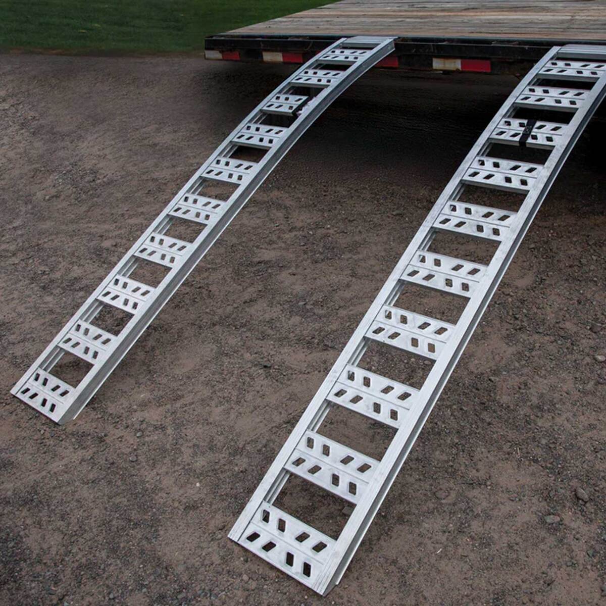 Arched Ramp Yutrax Heavy-Duty Arched Ramps (Pair) - 90in | Sportsman's Warehouse